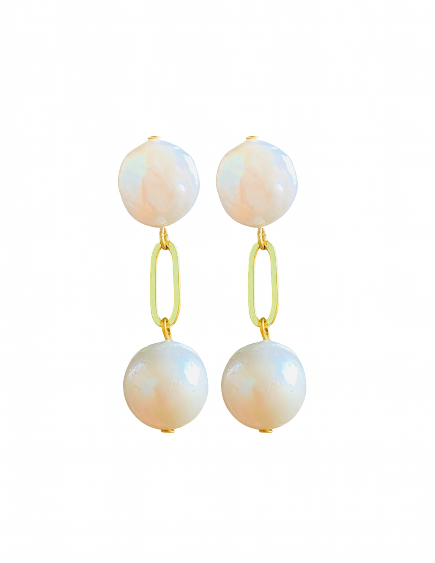 Baroque pearl earring. ITEM 516