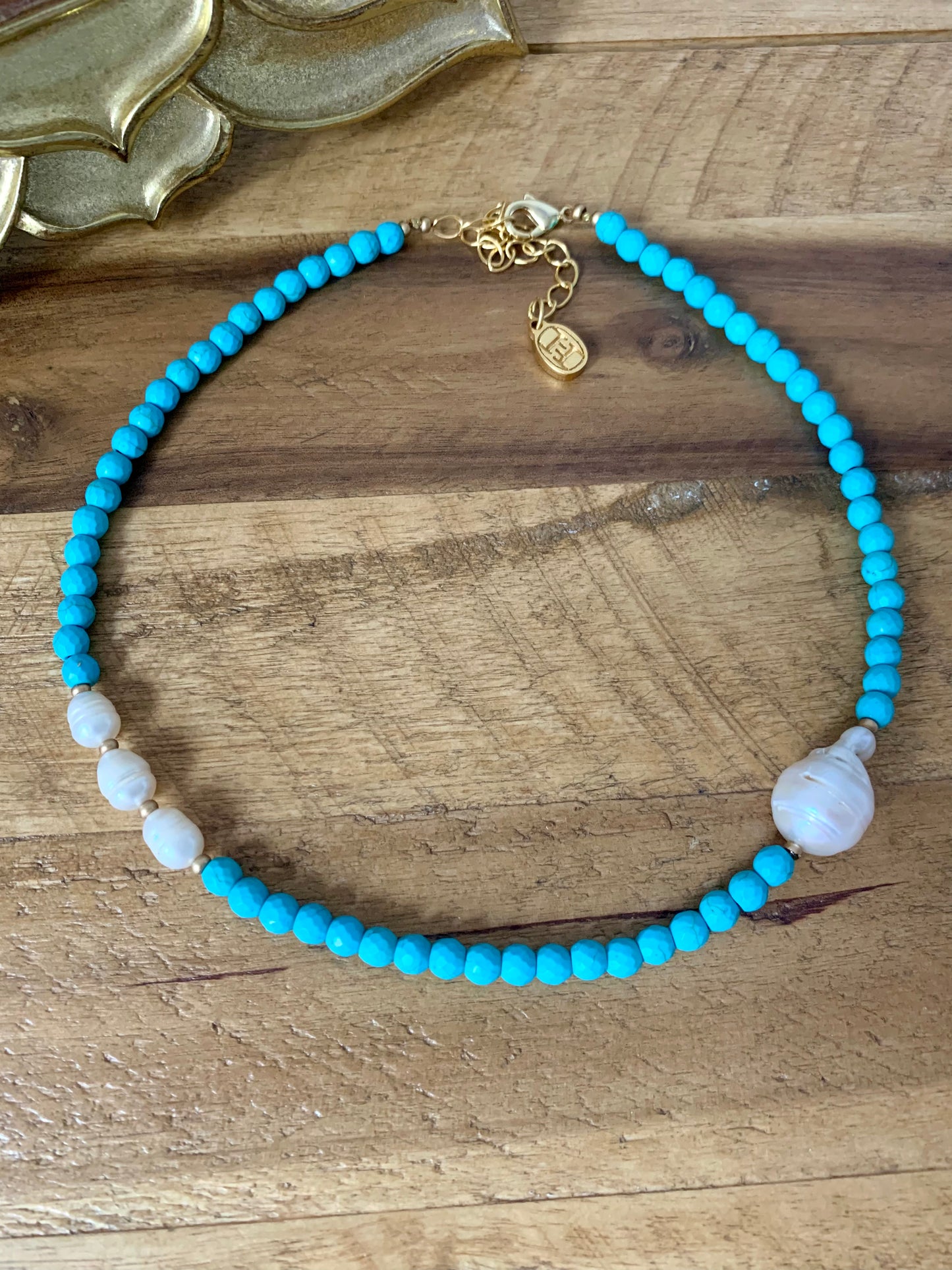 Turquoise & Pearls Necklace. ITEM 844